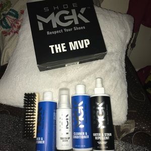 Men shoe cleaner MGK